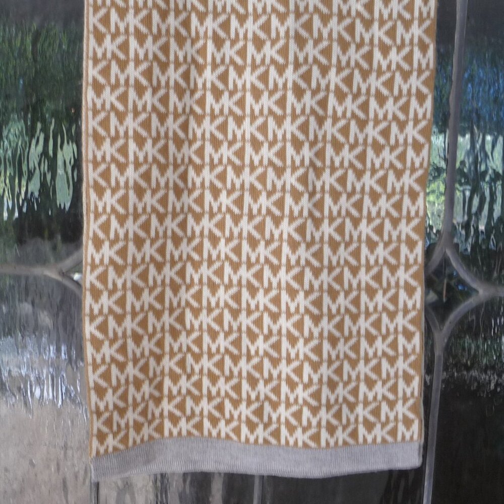 MICHAEL MICHAEL KORS LOGO SCARF - Picture 2 of 7